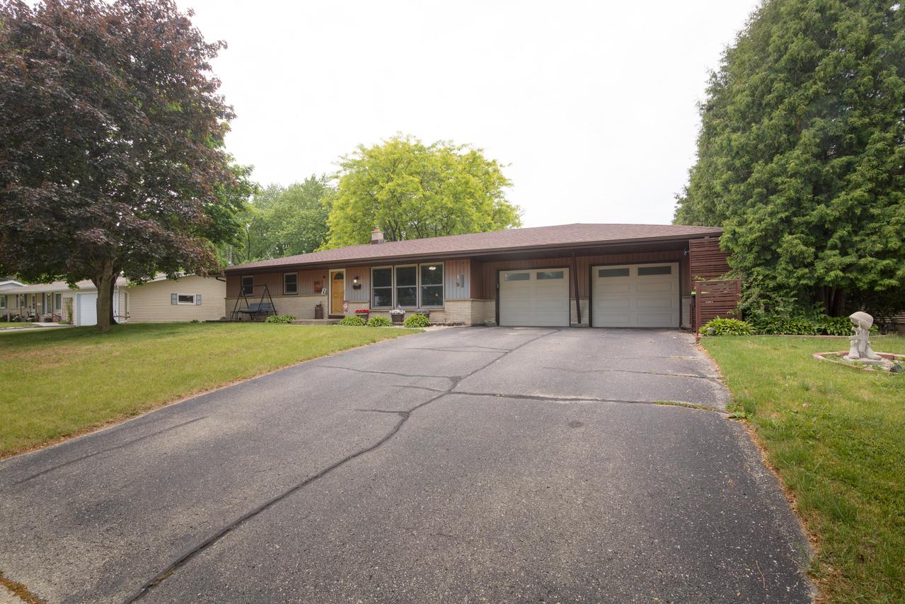 345 Wisconsin St, Mayville, WI 53050