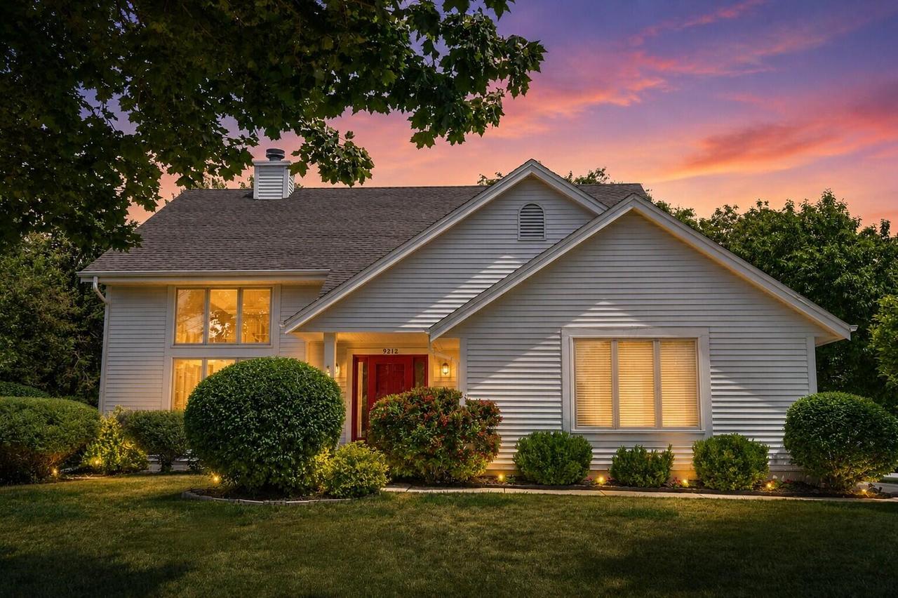 9212 S 41st St, Franklin, WI 53132