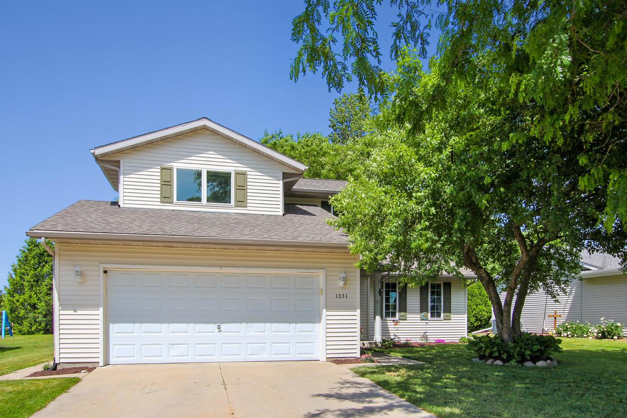 1551 Woodruff Way, Hartford, WI 53027