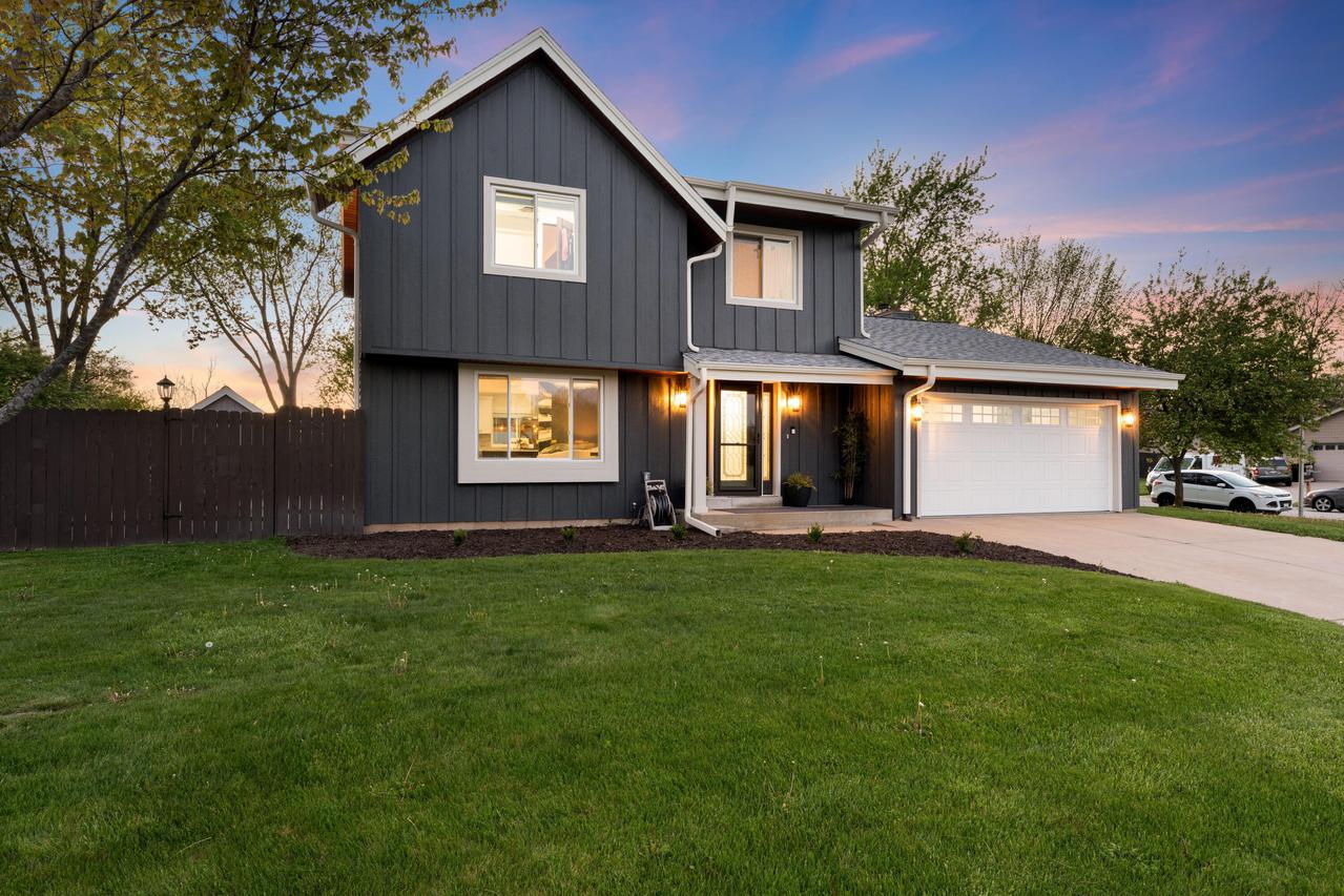 10541 S Mcgraw Dr, Oak Creek, WI 53154