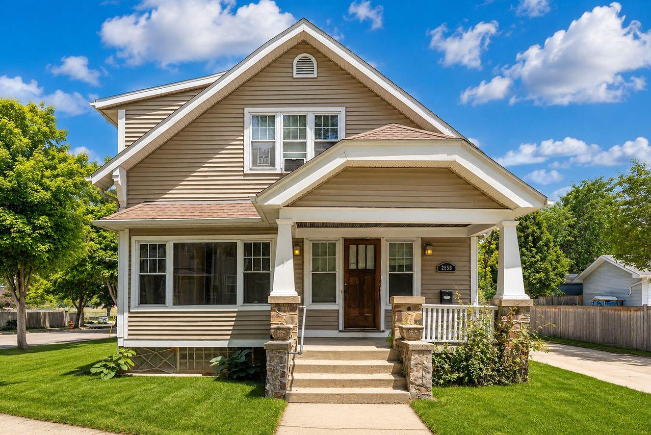 2556 S Logan Ave, Milwaukee, WI 53207