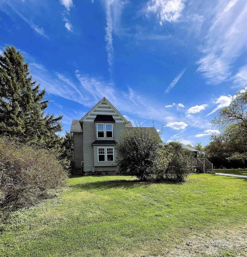 W7565 Creek Rd, Darien, WI 53115