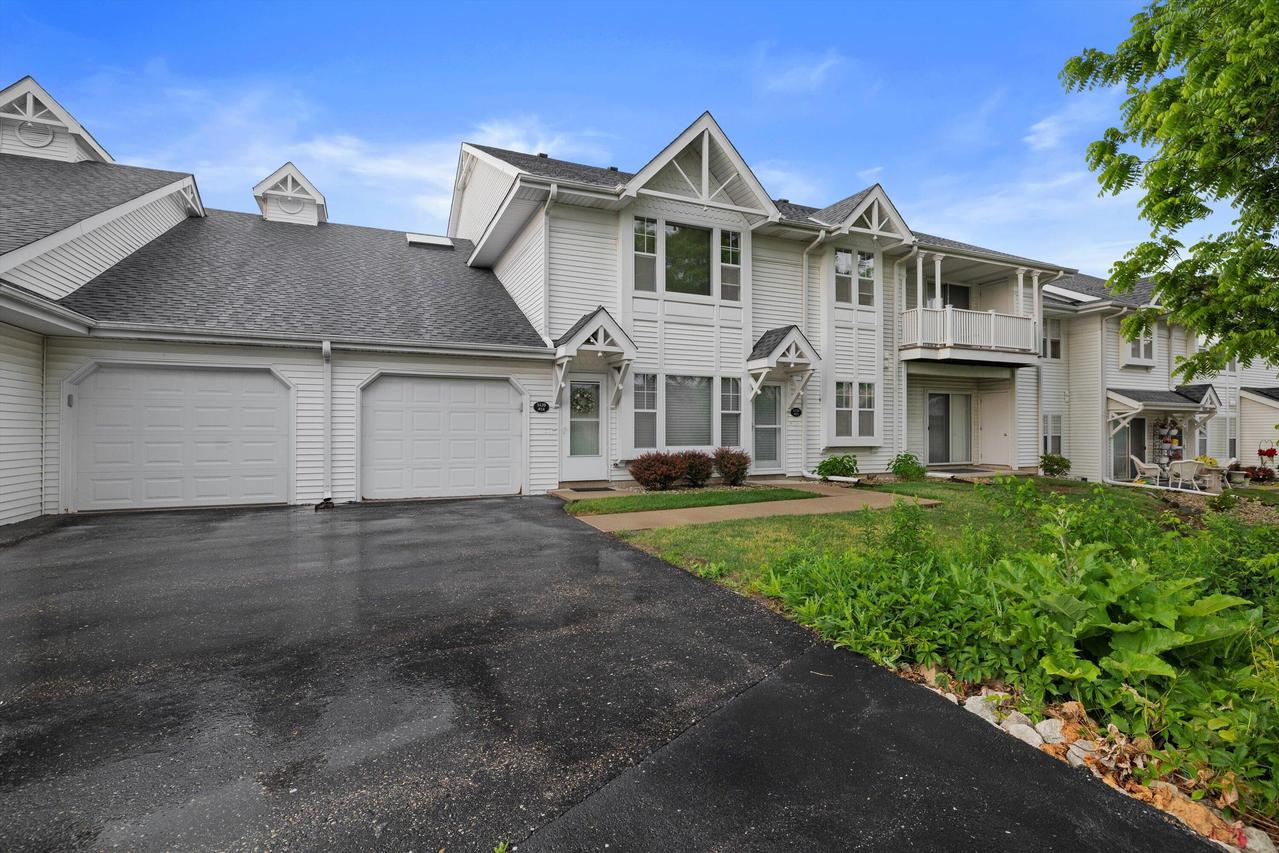 3120 Wood Rd #13F, Mount Pleasant, WI 53406
