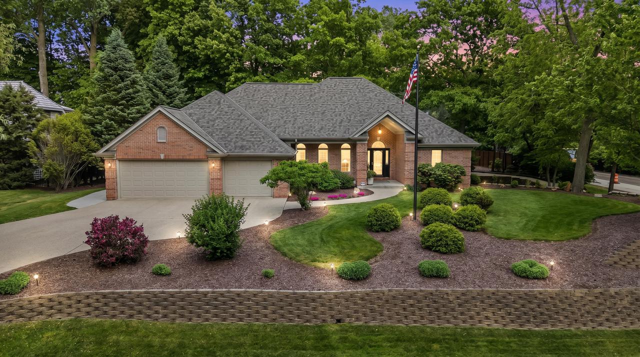 5001 Hunt Club, Wind Point, WI 53402