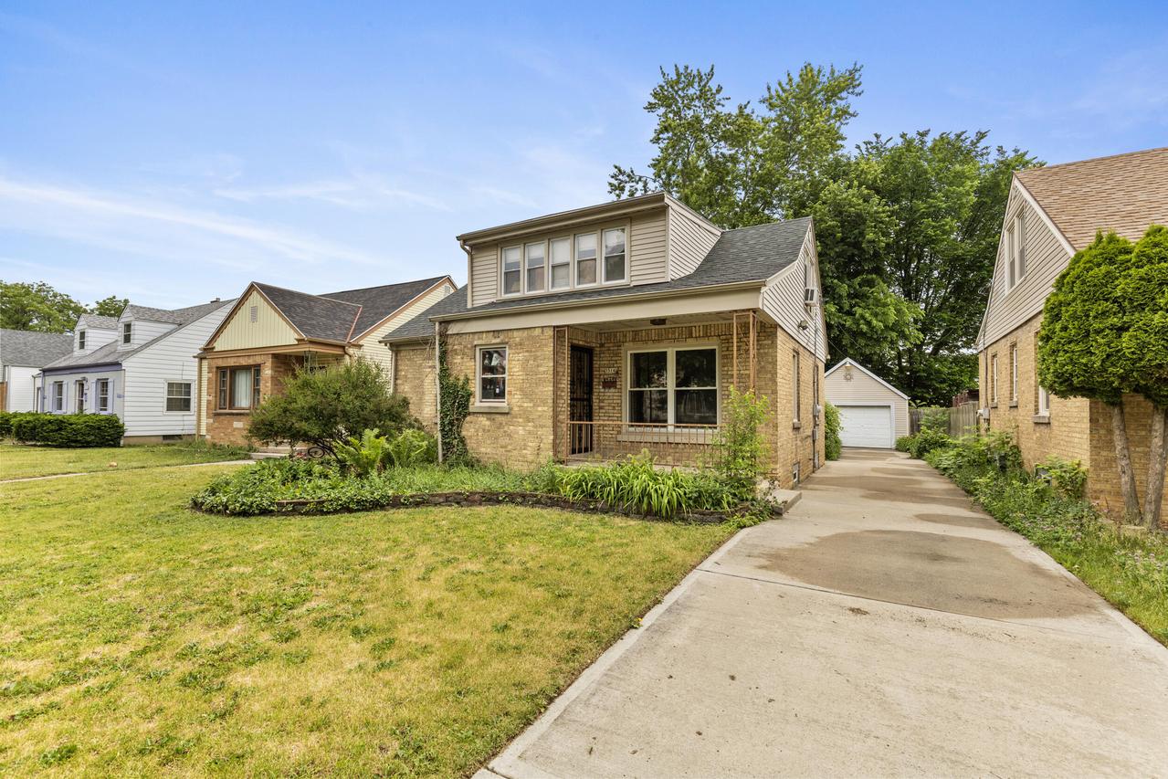 3514 N 61st St, Milwaukee, WI 53216