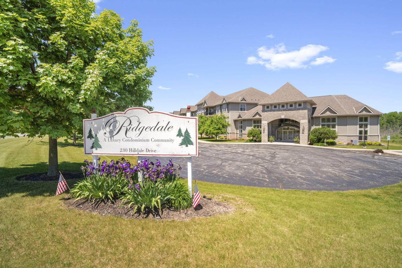 230 Hilldale Dr #1306, Hartford, WI 53027