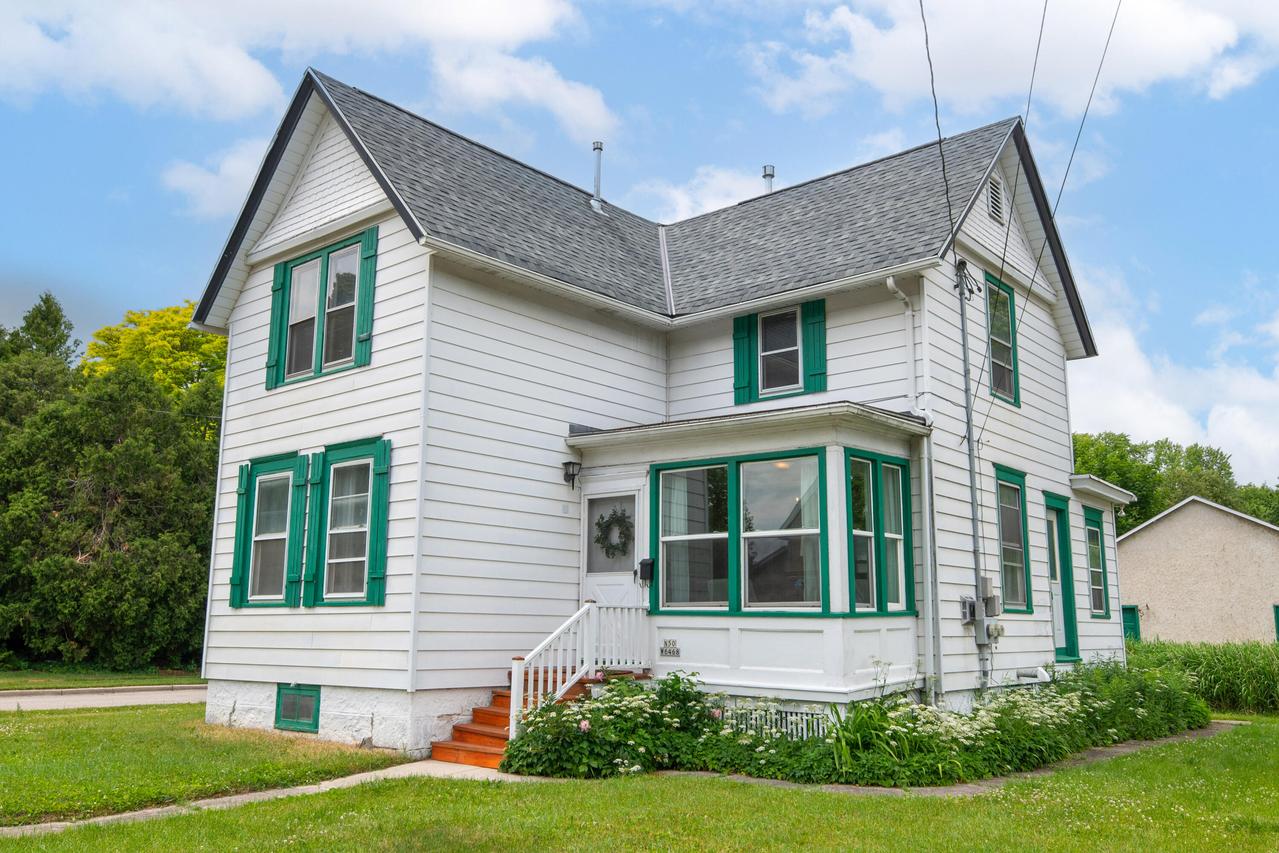 N50W6466 Western Rd, Cedarburg, WI 53012