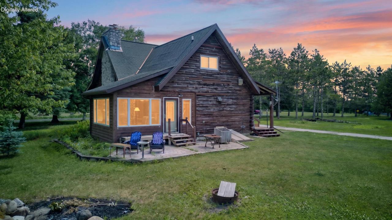 101 North Ave, Cascade, WI 53011