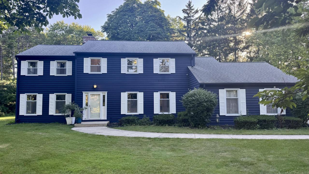 1435 E Fairy Chasm Rd, Bayside, WI 53217
