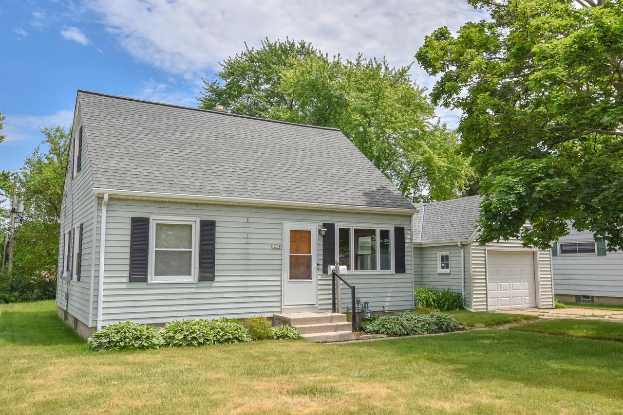 1214 4th Ave, Grafton, WI 53024