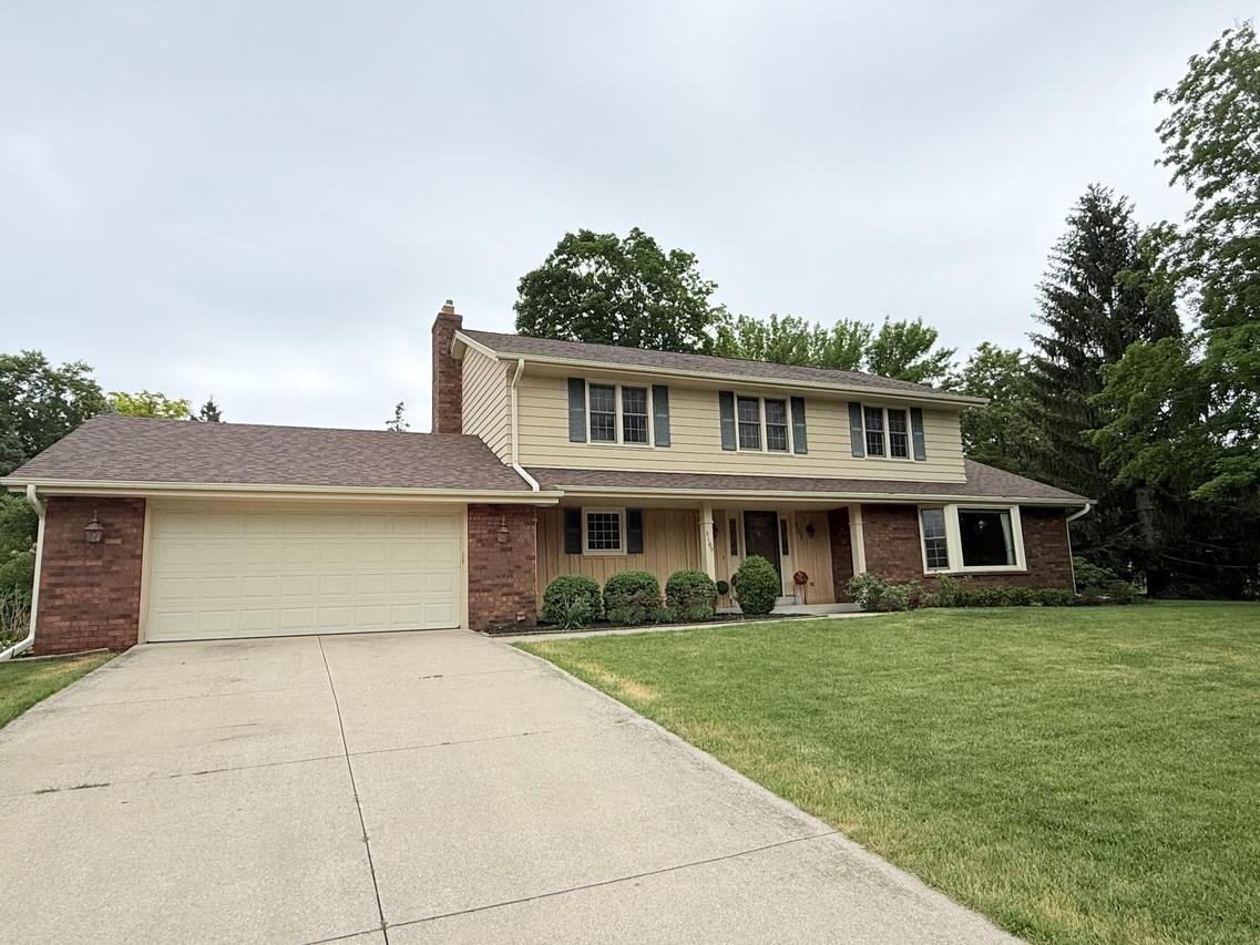3109 W Fleur De Lis Dr, Mequon, WI 53092