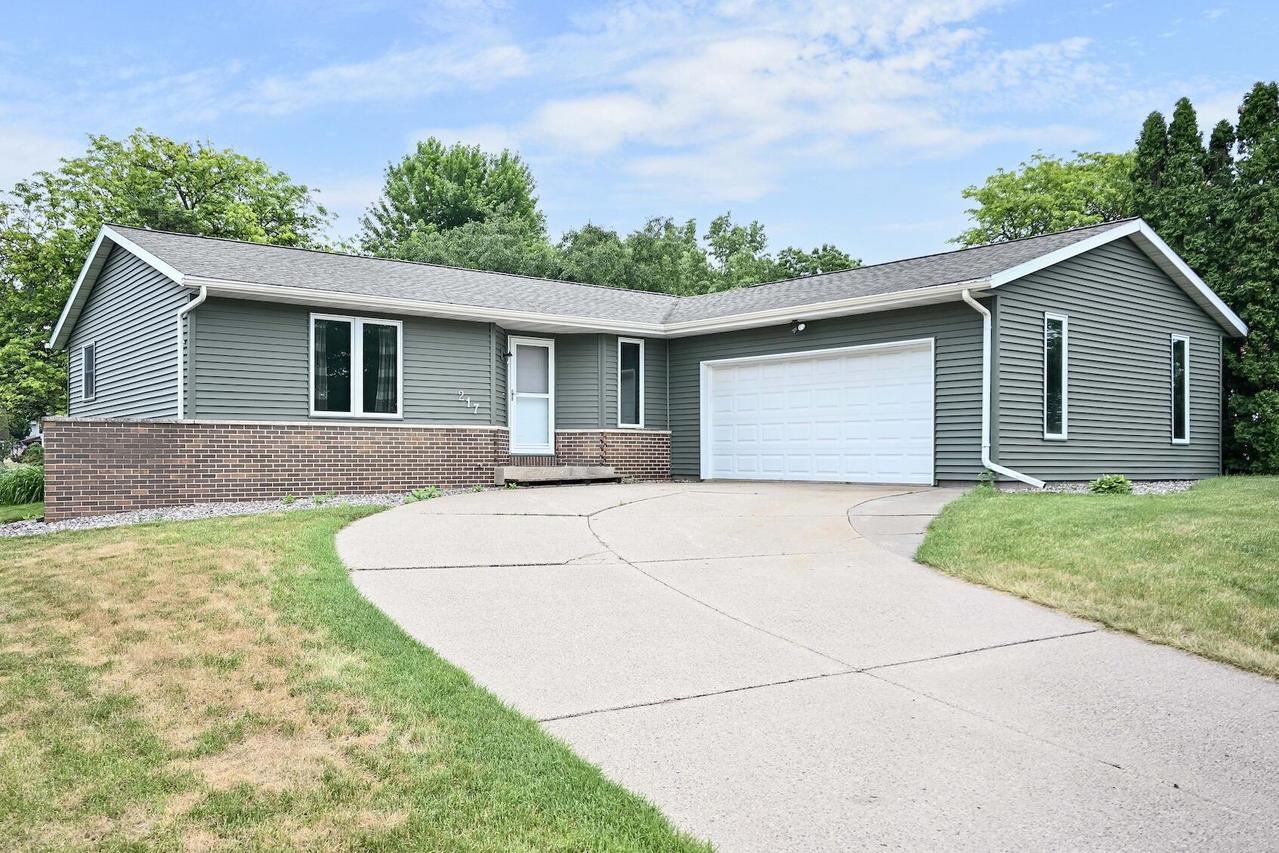 217 13th Ave, Onalaska, WI 54650