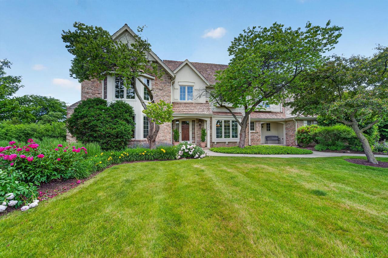 10504 N Haddonstone Pl, Mequon, WI 53092