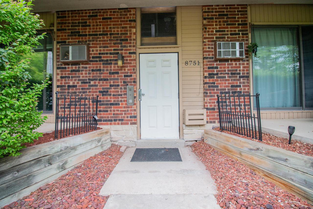 8751 W Oklahoma Ave #B, Milwaukee, WI 53227