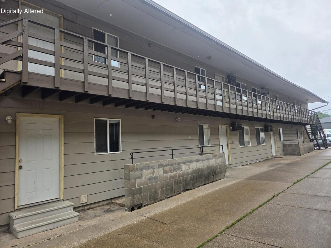 1014 Pine St, La Crosse, WI 54601