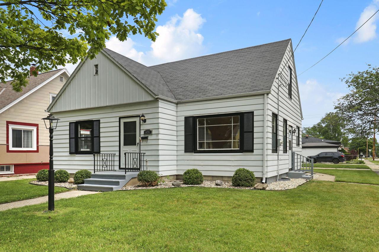 5237 35th Ave, Kenosha, WI 53144