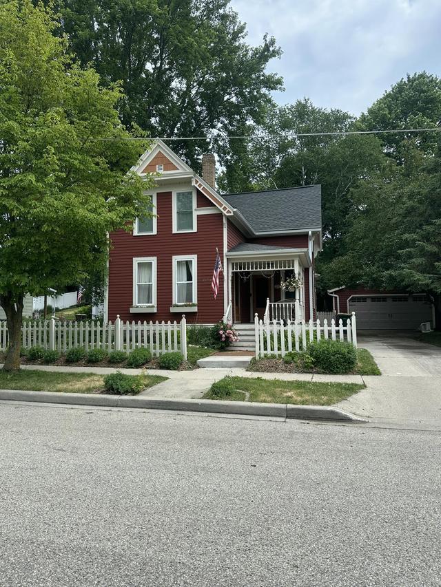 W62N670 Riveredge Dr, Cedarburg, WI 53012