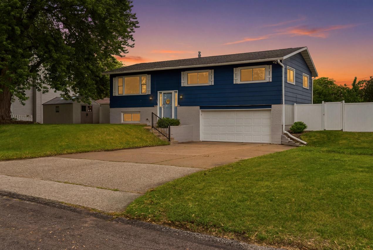 504 Flint St, Onalaska, WI 54650