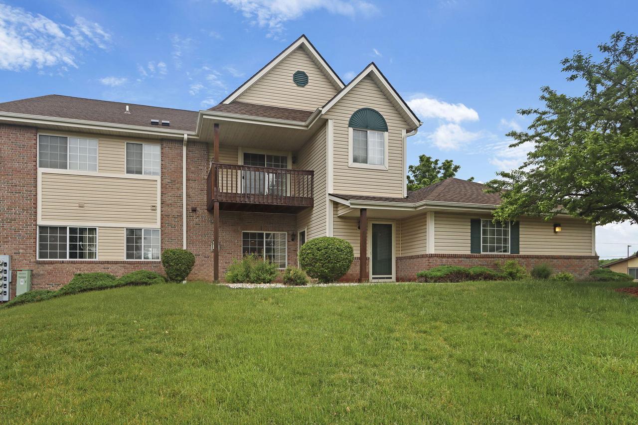 6915 Dale Dr #29, Caledonia, WI 53402