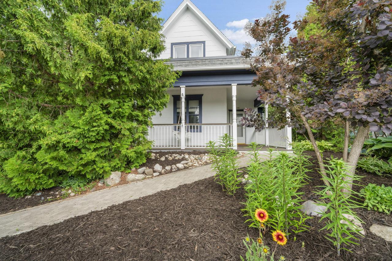 1040 Summer St, West Bend, WI 53090