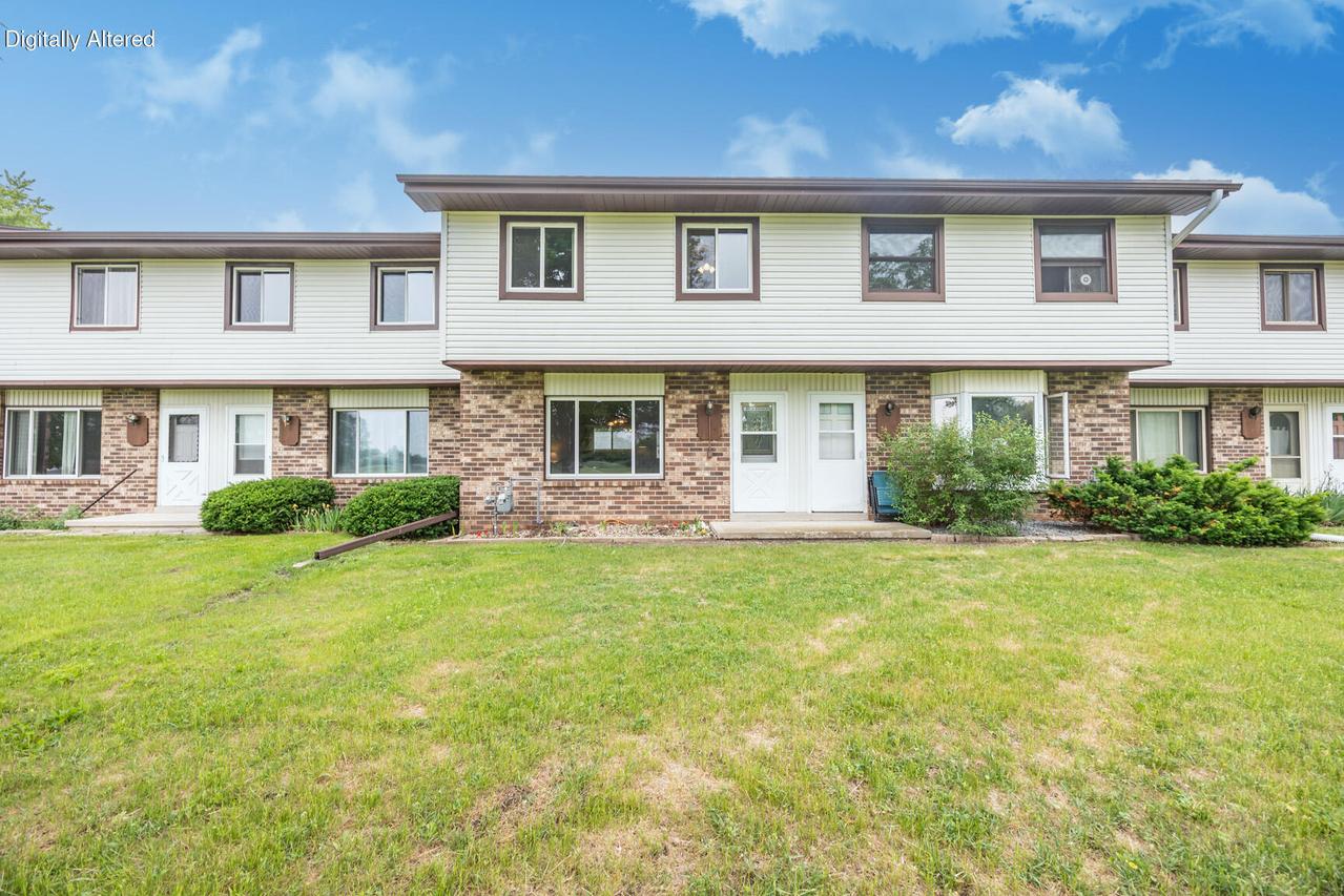 864 Kings Ct, Fond Du Lac, WI 54935