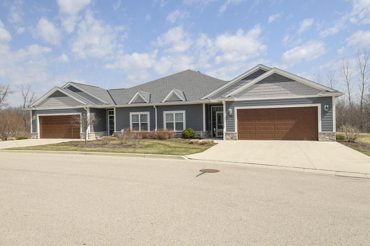 106 Phantom Lake, Mukwonago, WI 53149