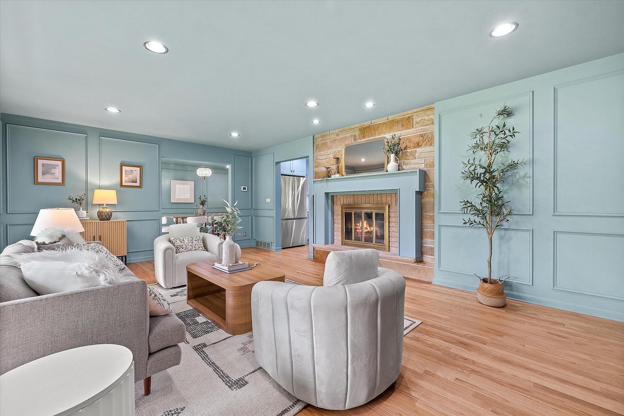 7300 S 92nd St, Franklin, WI 53132