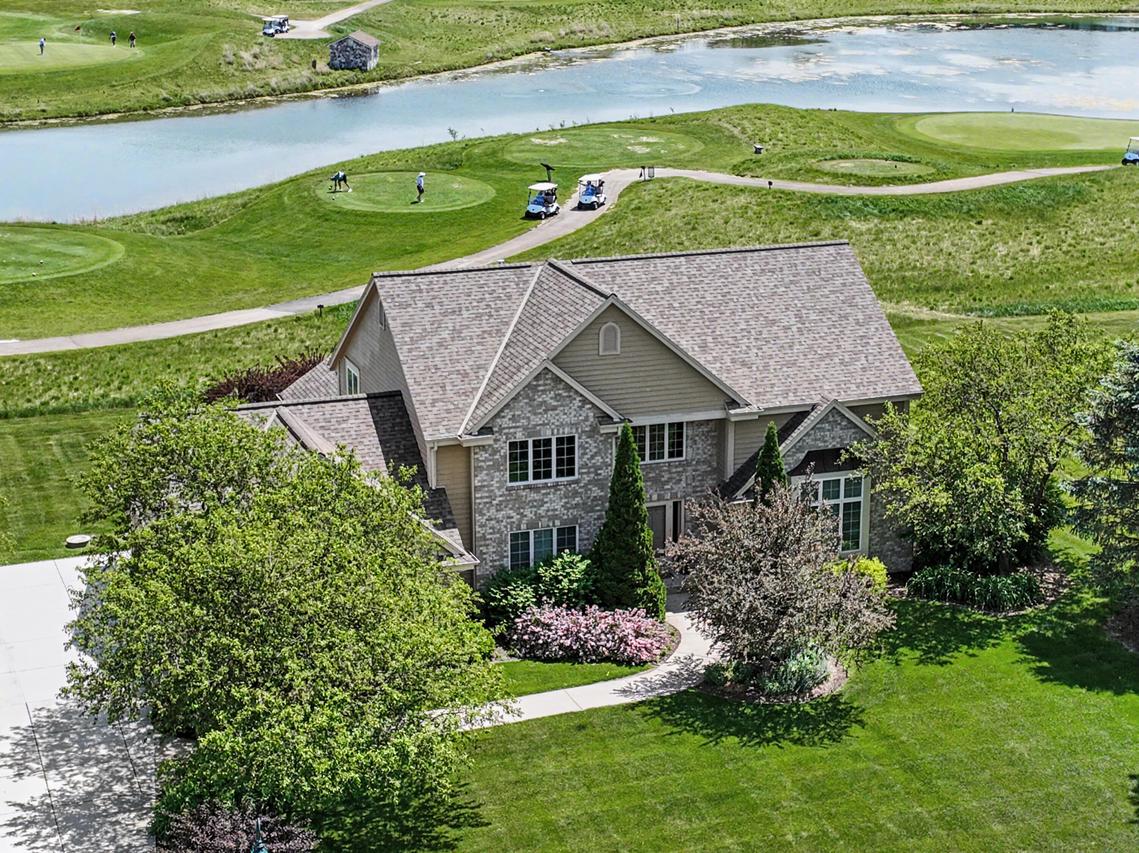 224 Crooked Stick Pass, North Prairie, WI 53153