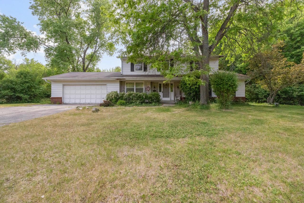 W265N7231 Thousand Oaks Dr, Lisbon, WI 53089