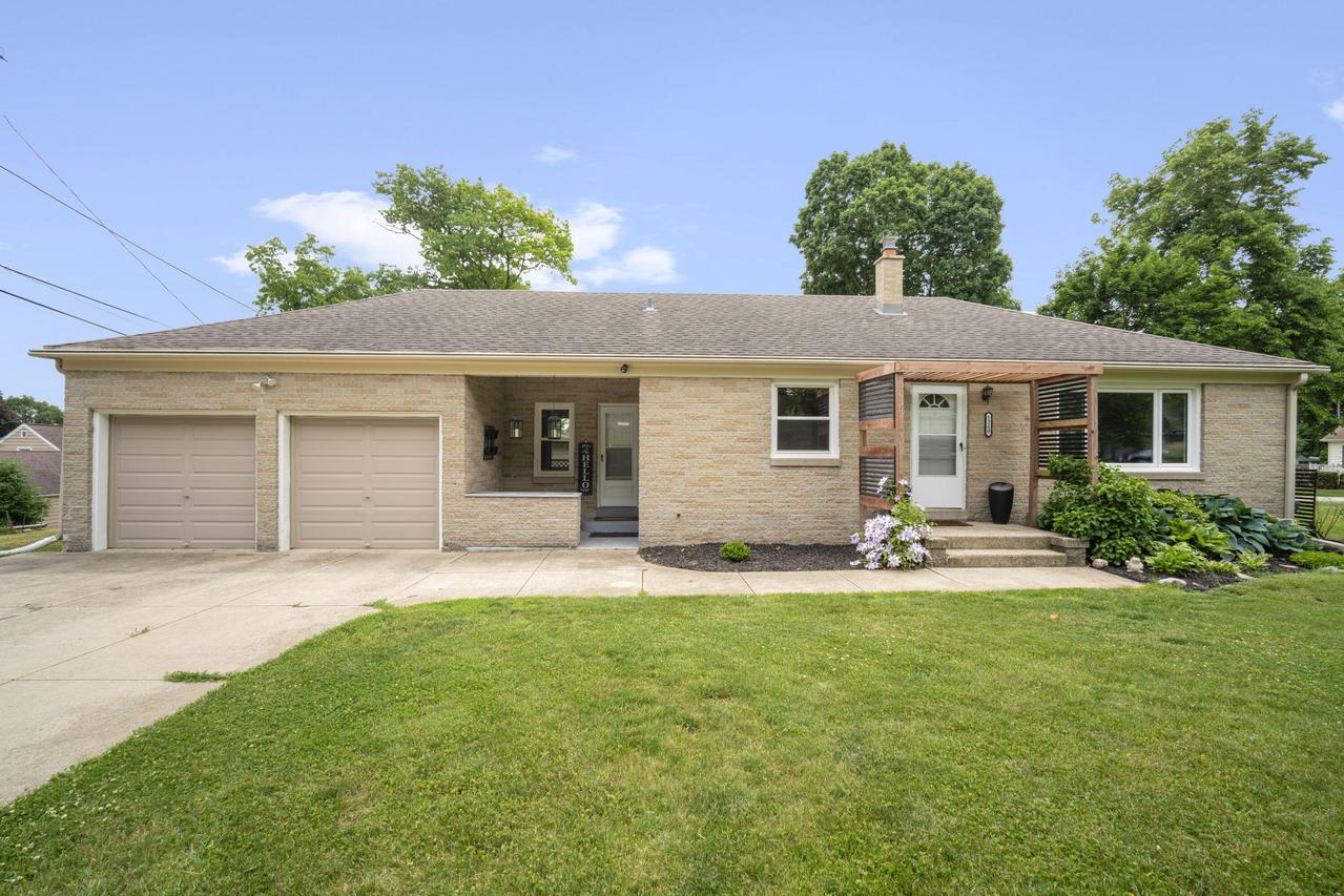 1260 Edwards St, Brookfield, WI 53005