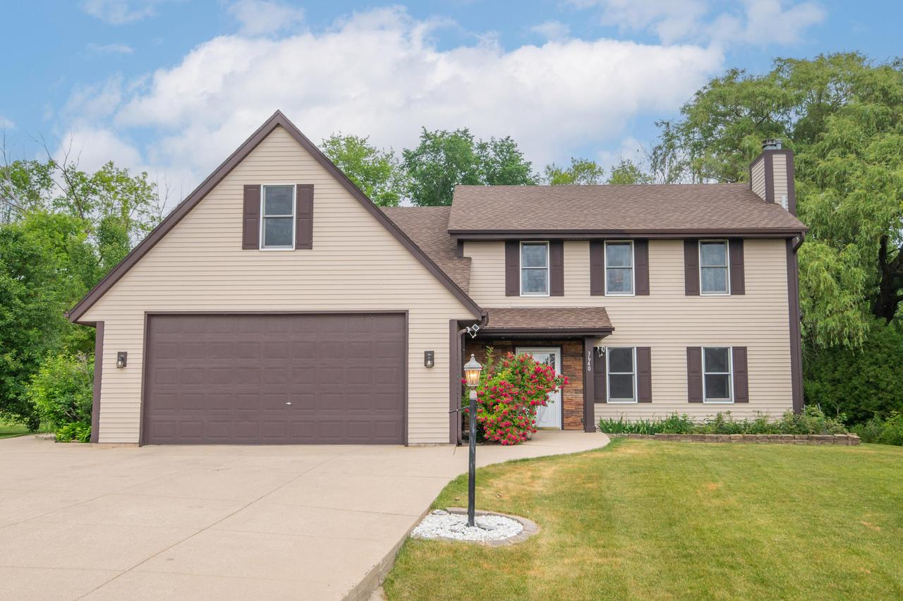 3640 E Northbrook Blvd, Oak Creek, WI 53154