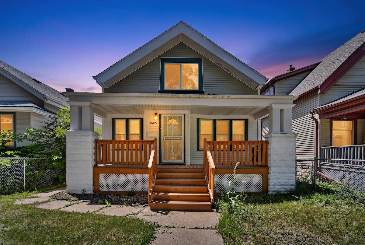 3609 N 24th Pl, Milwaukee, WI 53206