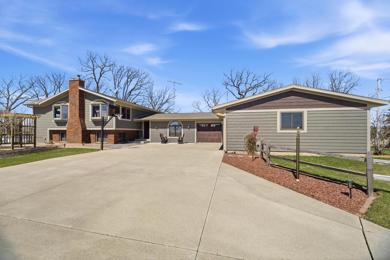 N5748 Metovale Rd, Metomen, WI 53919