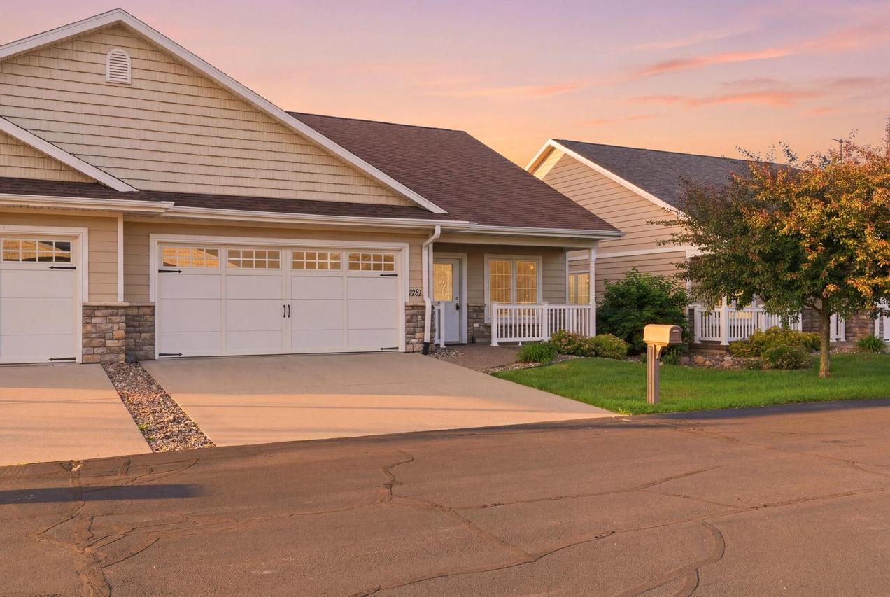 1321 Barson Pl #50, Onalaska, WI 54650