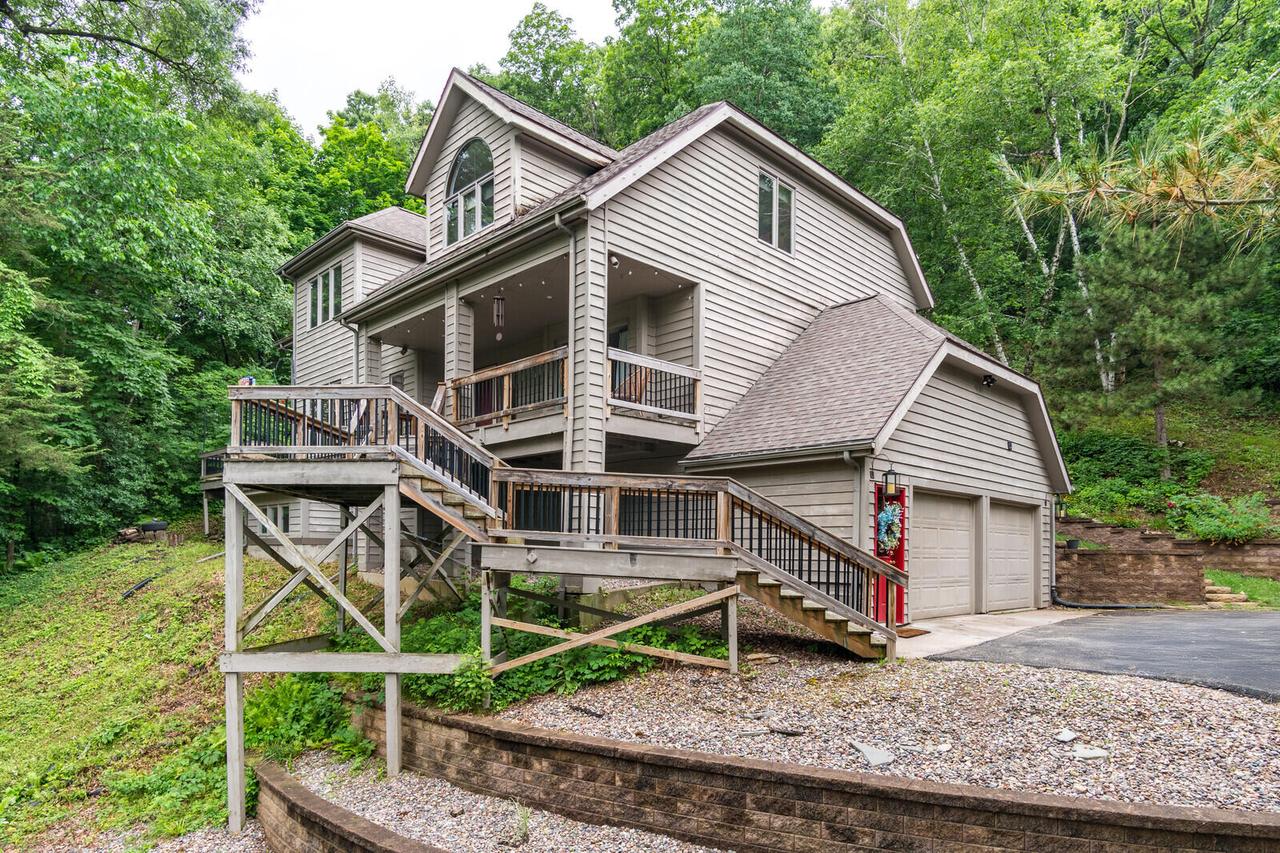 W5190 Birchwood Ln, Shelby, WI 54601