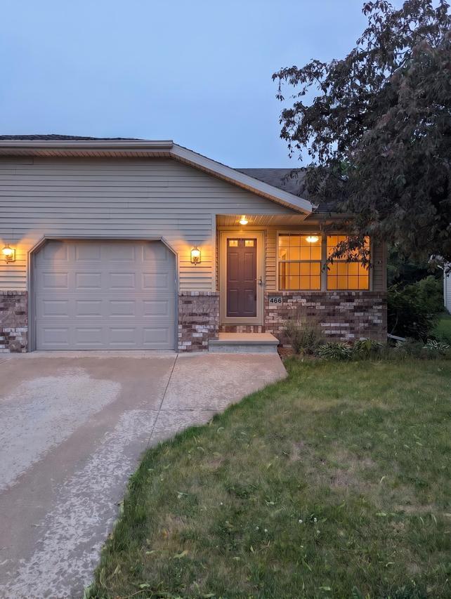 468 Pine Tree Dr, Fond Du Lac, WI 54935