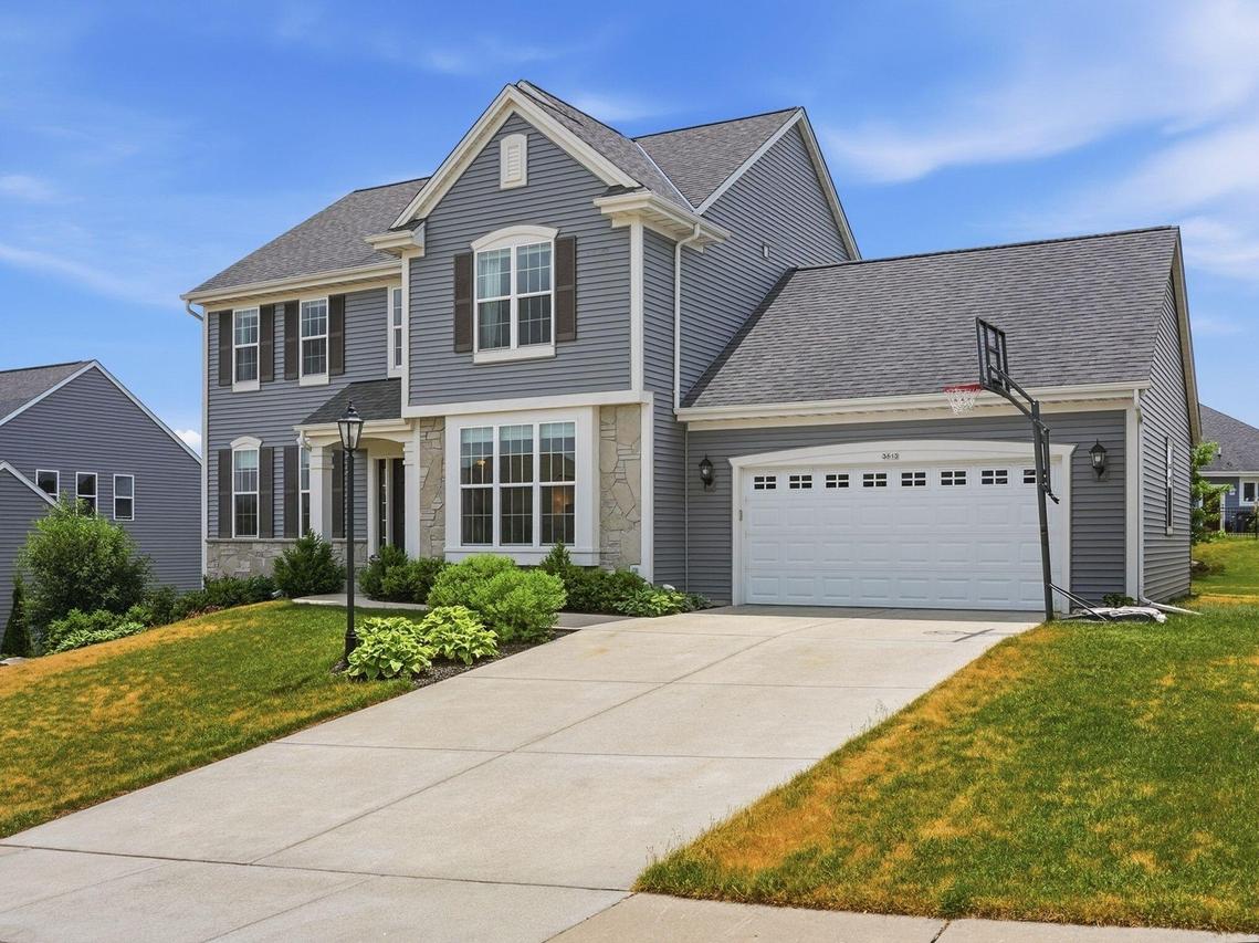 3513 Olde Howell Rd, Waukesha, WI 53188