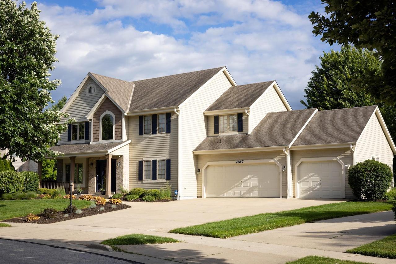2517 Fox River, Waukesha, WI 53189