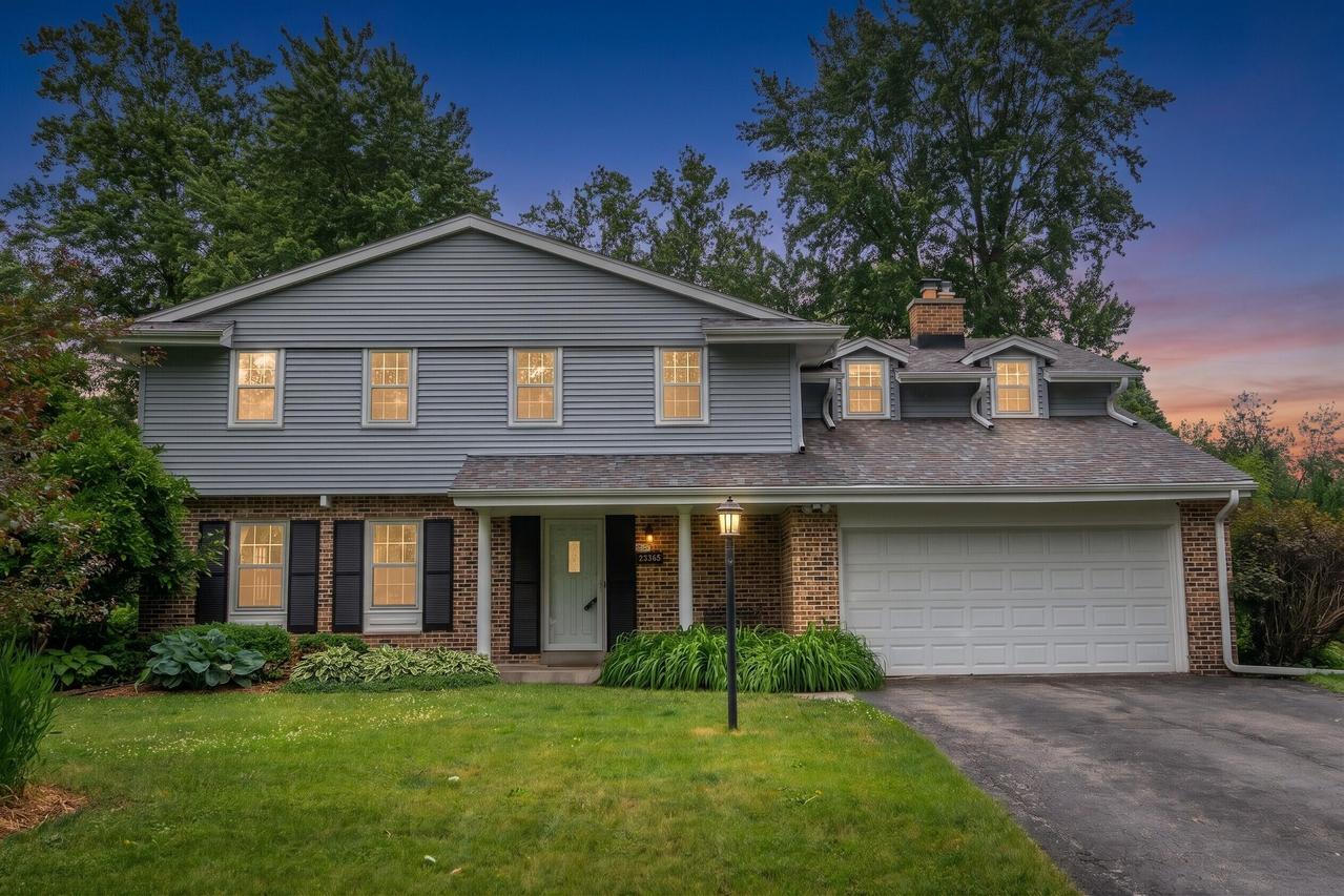21565 Ann Rita Dr, Brookfield, WI 53045