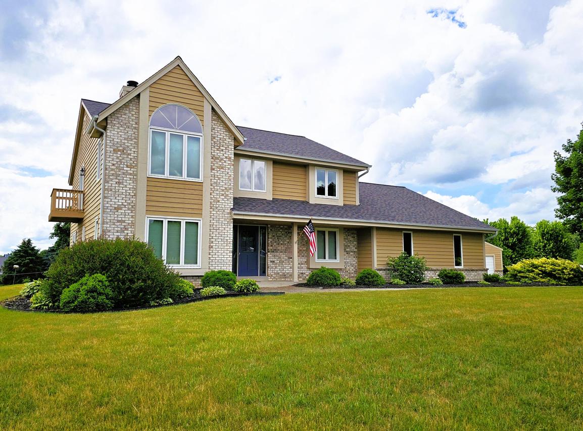 W291S6773 East Woods Ct, Mukwonago, WI 53149