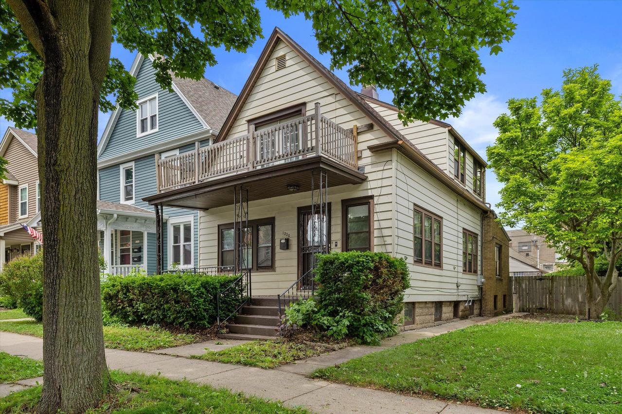 1220 E Russell Ave, Milwaukee, WI 53207
