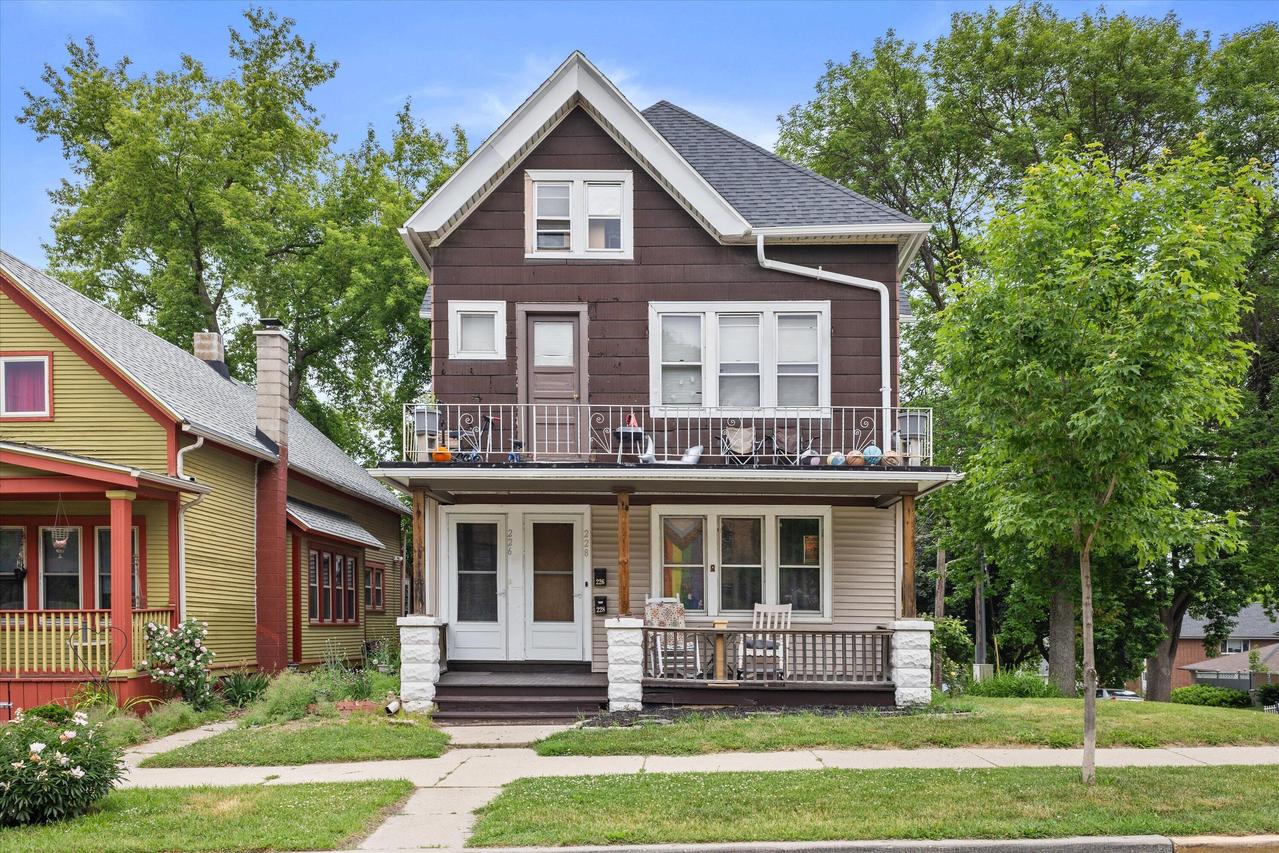 226 E Smith St #228, Milwaukee, WI 53207