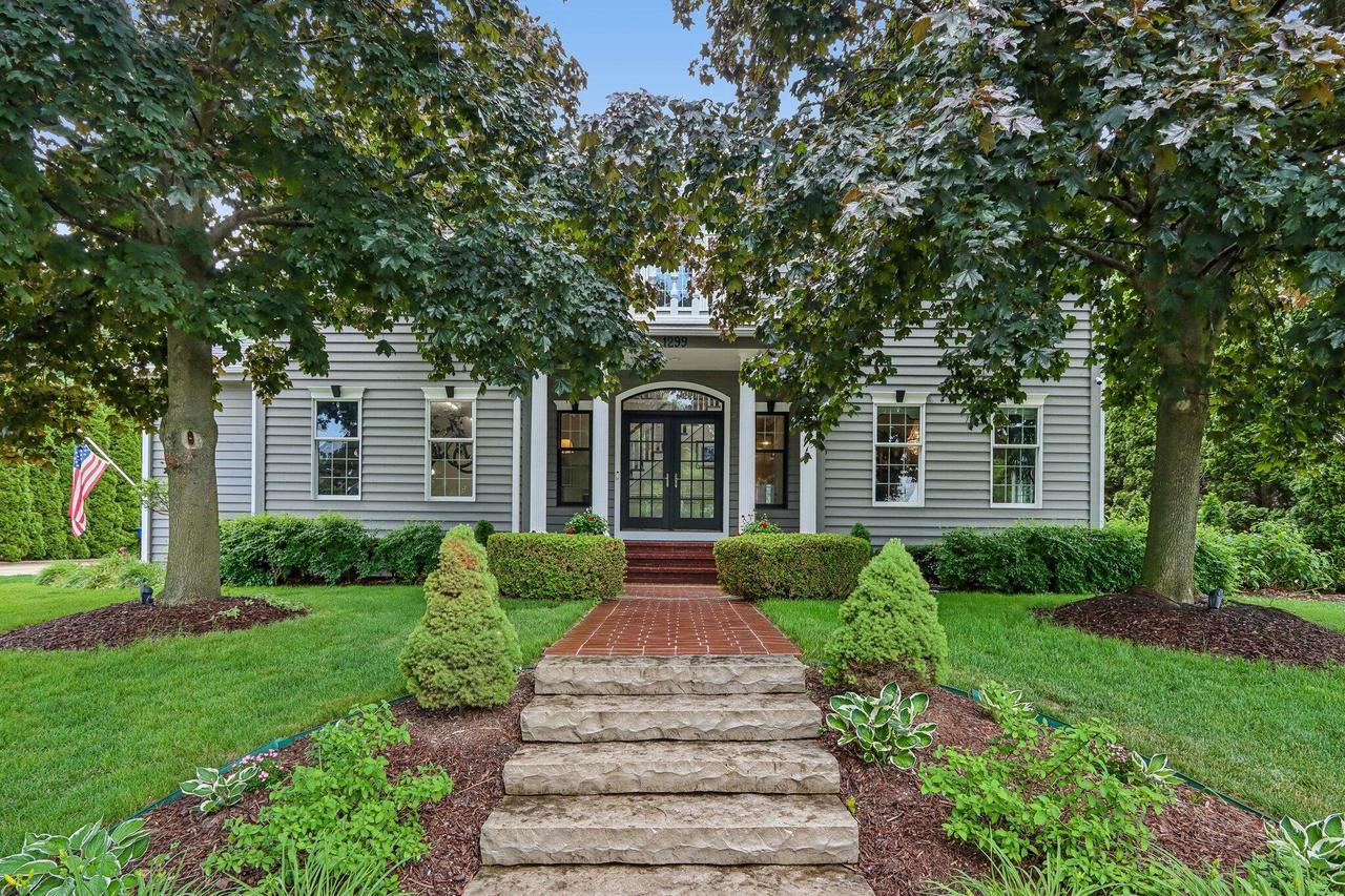 1299 Creekside Ln, Grafton, WI 53024