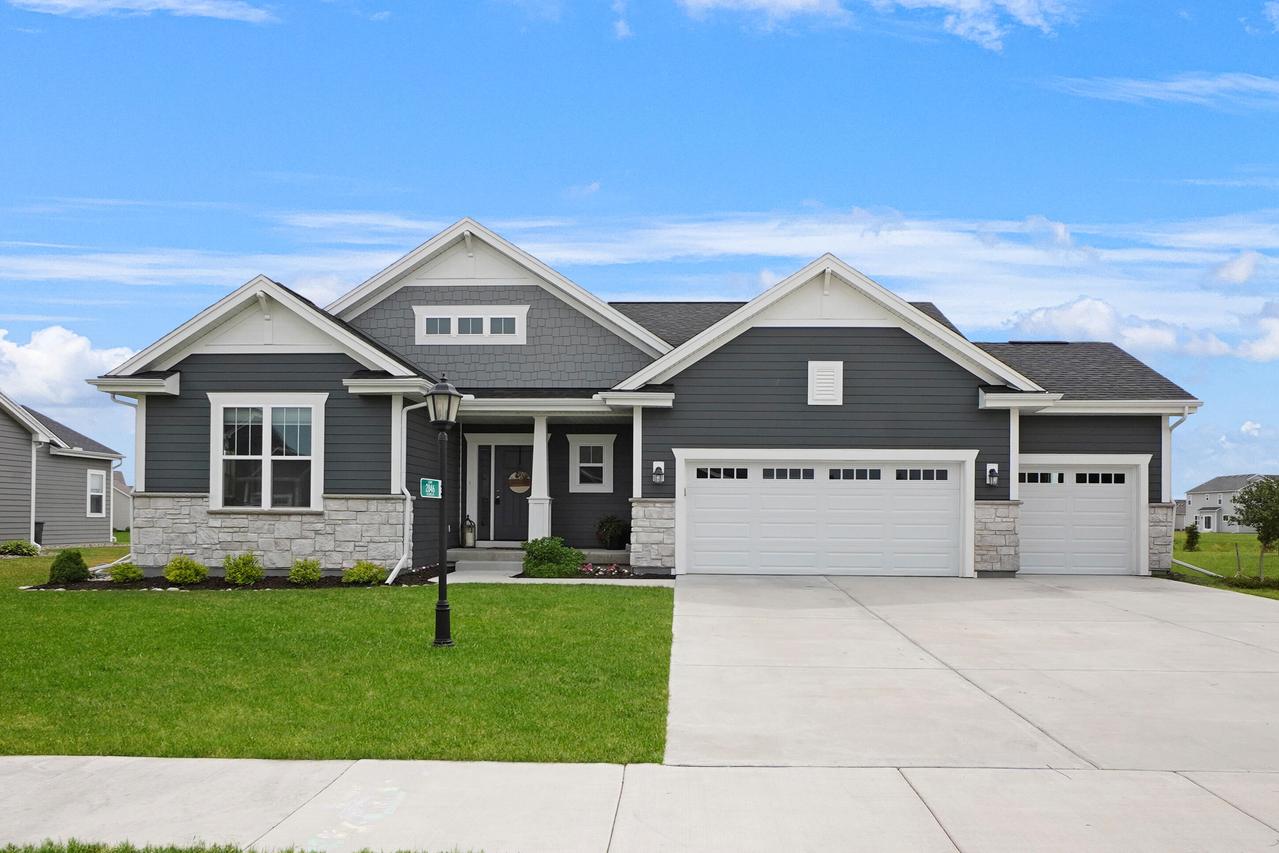 2846 Kegonsa Dr, Summit, WI 53066