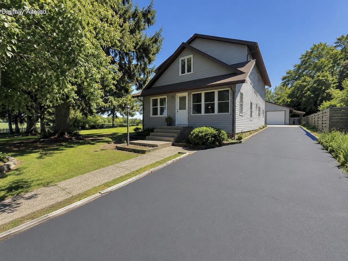 11907 254th Ave, Salem Lakes, WI 53179