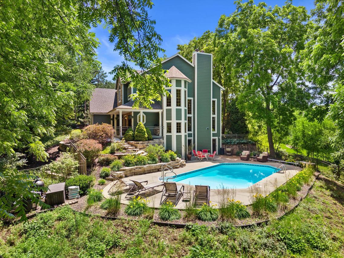 W246S6355 Clearview Ln, Vernon, WI 53189