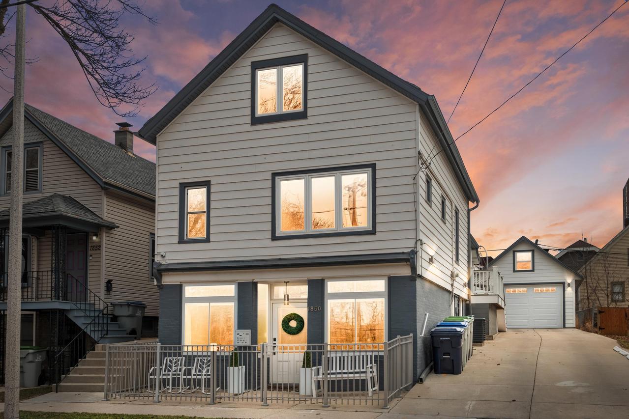 1850 N Arlington Pl, Milwaukee, WI 53202