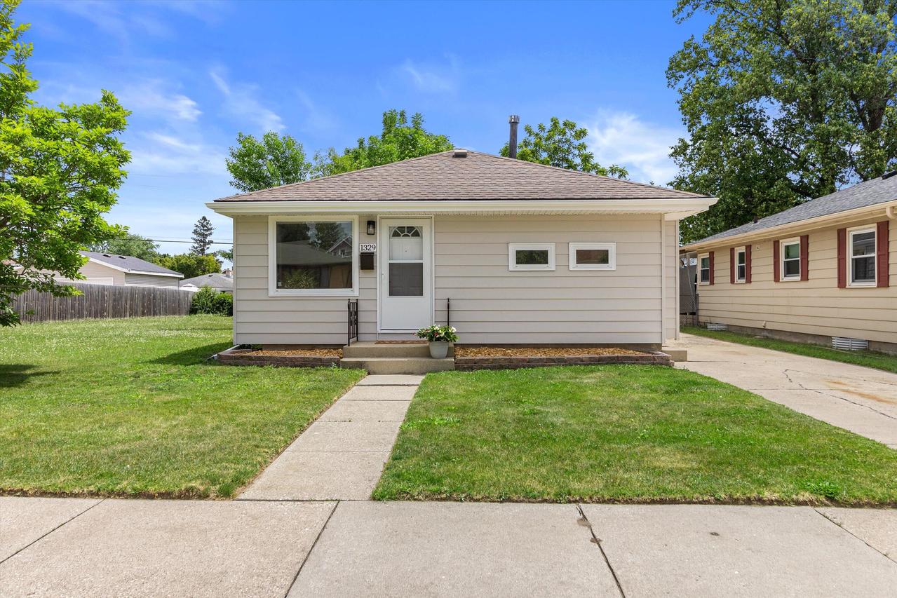1329 Indiana St, Racine, WI 53405