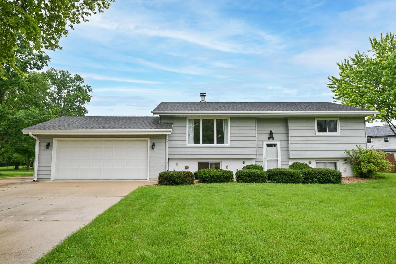 12237 W Larkspur Rd, Franklin, WI 53132