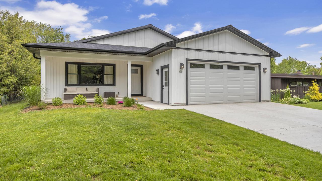 718 Pershing Ave, Sheboygan, WI 53083